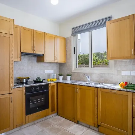 Faros Holiday Villa Shamrock * Perivolia