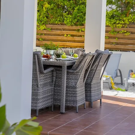 Faros Holiday Villa Shamrock Perivolia