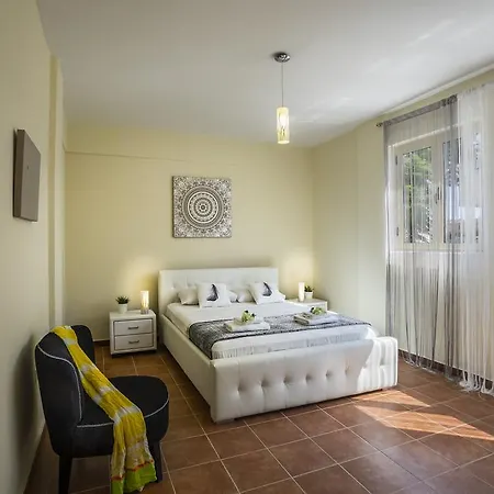 Faros Holiday Villa Shamrock * Perivolia